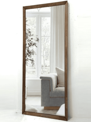 מראת גוף מלבנית עם מסגרת עץ בגוון טבעי