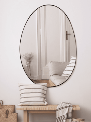 מראה אמורפית אסימטרית מסגרת מתכת שחורה