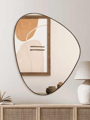 מראת קיר בעיצוב משולש מעוגל