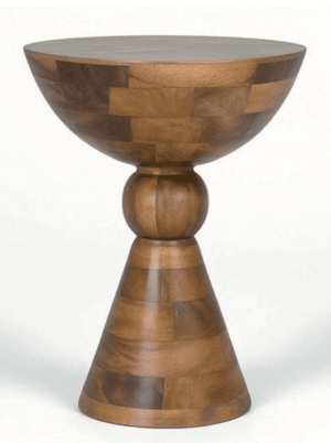 סטול עץ בגוון טבעי בעיצוב פיסולי