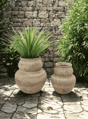 כד לעציץ בעיצוב אורגני מעוגל בטקסטורת אבן