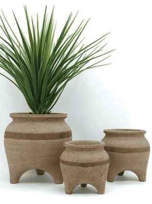 כד מעוצב לעציץ מטרקוטה