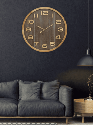 שעון קיר מעץ בגוון אגוז