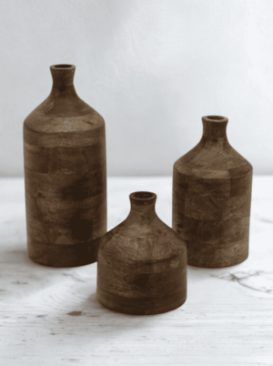 ואזה עץ מנגו בגוון אגוז