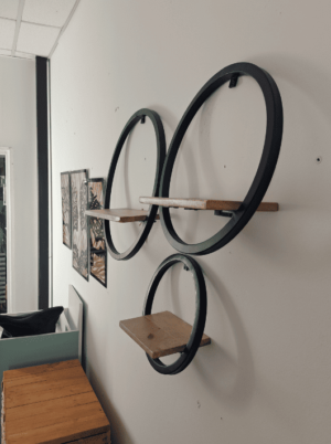 סט 3 מדפים מעץ ומסגרת מתכת עגולה