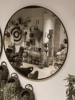 מראה עגולה שחורה ויוקרתית - תמונה מתצוגה